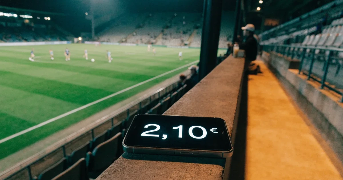Um marcador eletrónico de um estádio com o resultado a meio da segunda parte, visto das bancadas